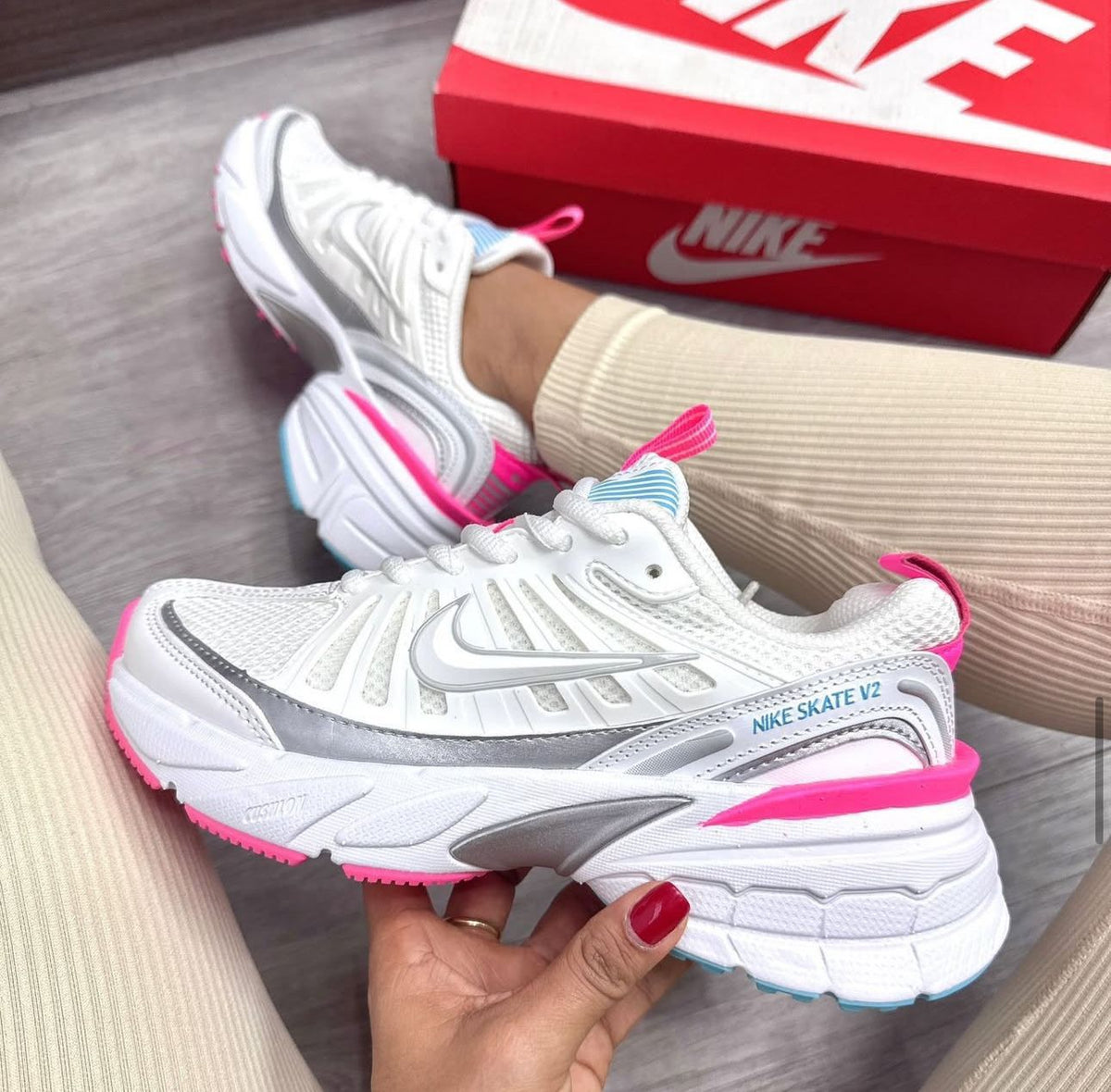 NIKE SKATE BLANCO ROSA