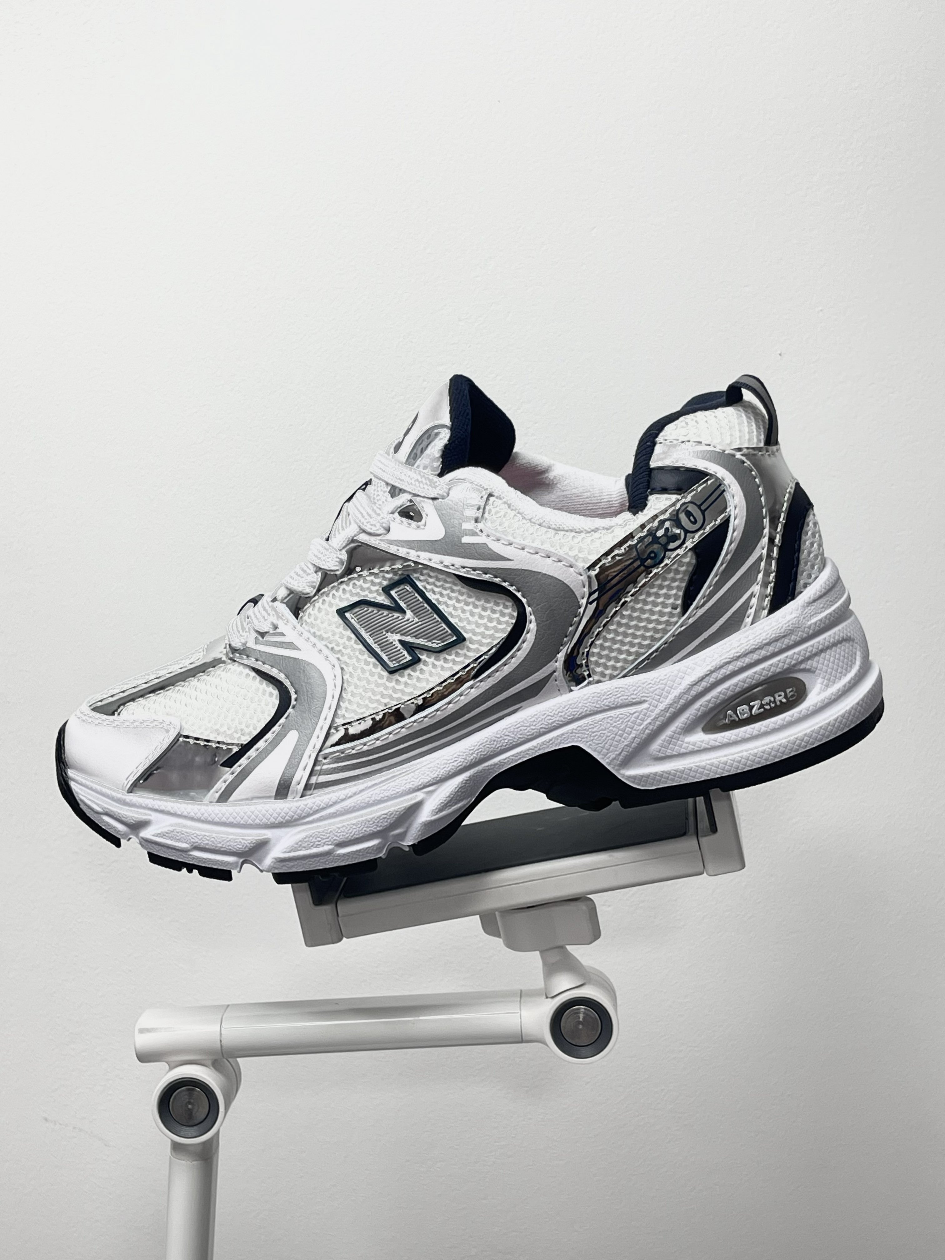 NEW BALANCE 530